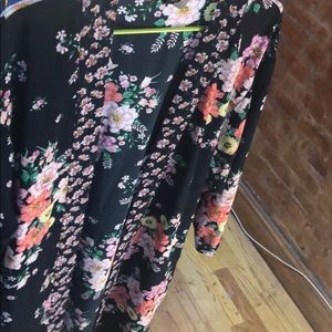 Flower Print Kimono!🌸🌼🌺